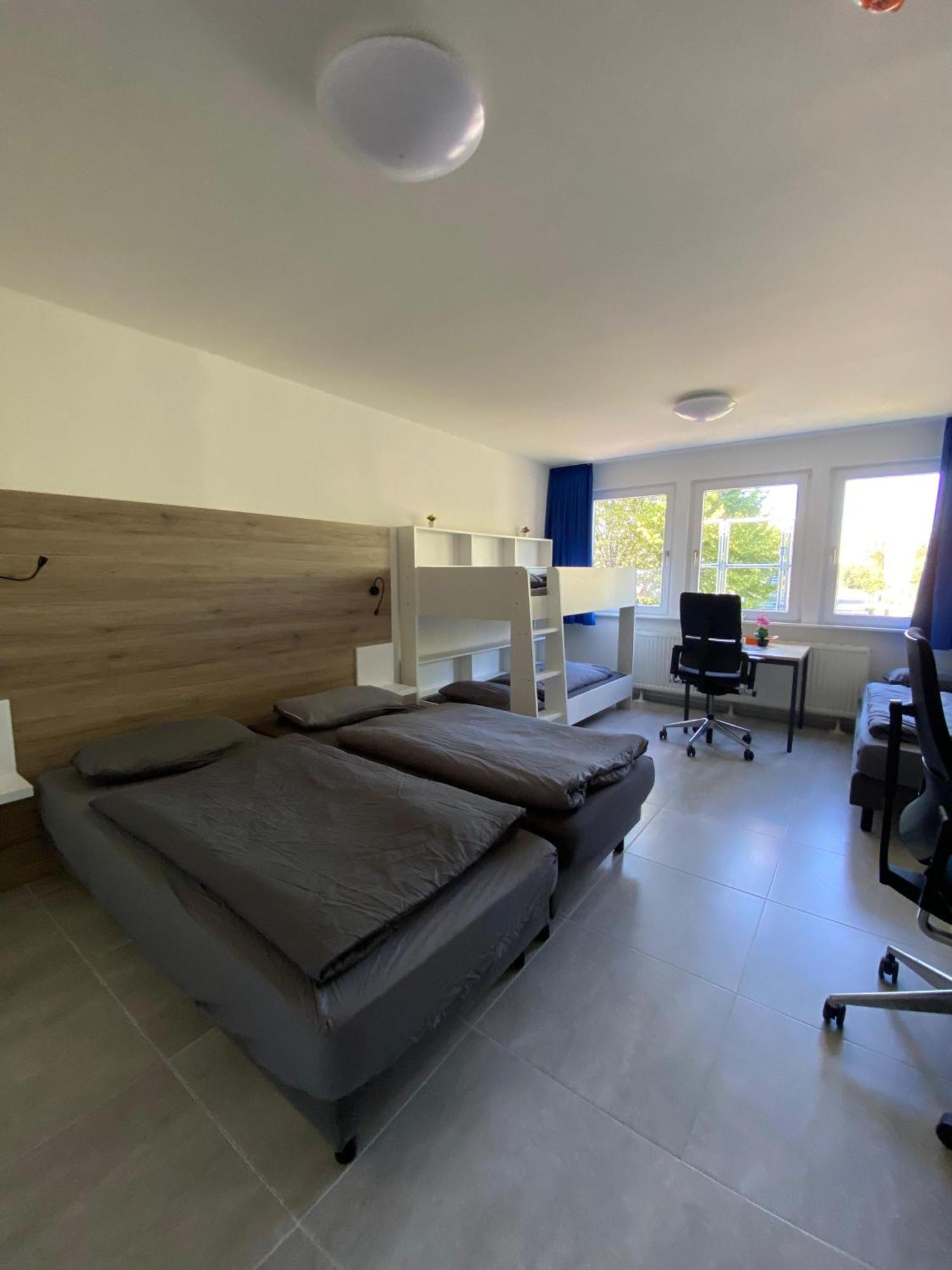 Mk Hostel Oyten - Free Wifi & Parking - 24H Check-In Екстериор снимка