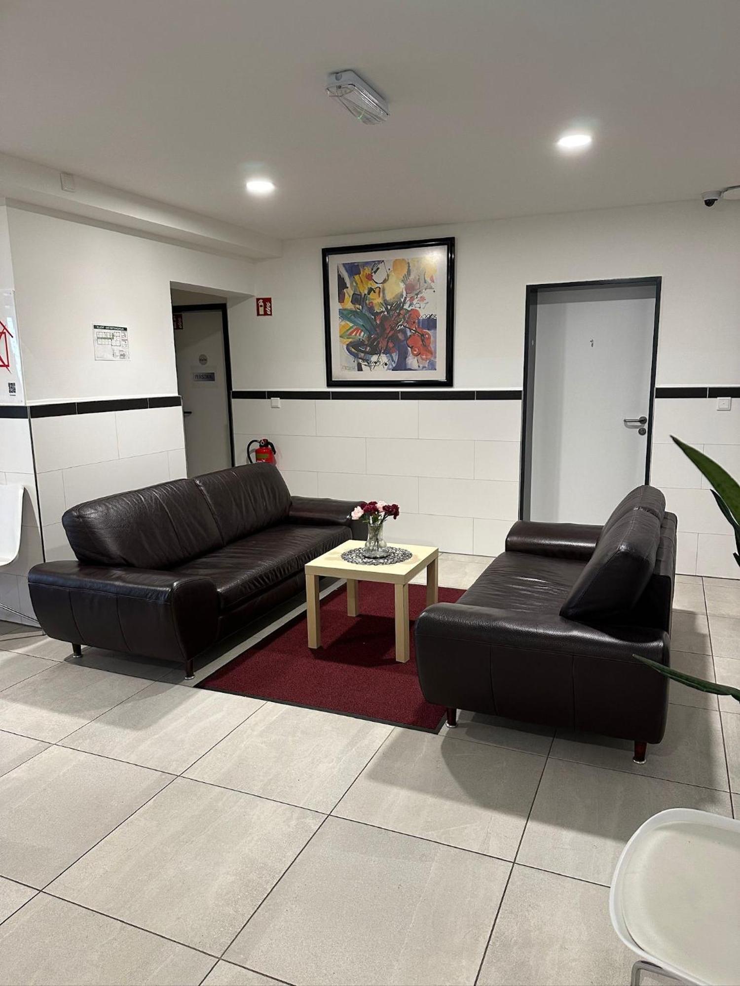Mk Hostel Oyten - Free Wifi & Parking - 24H Check-In Екстериор снимка
