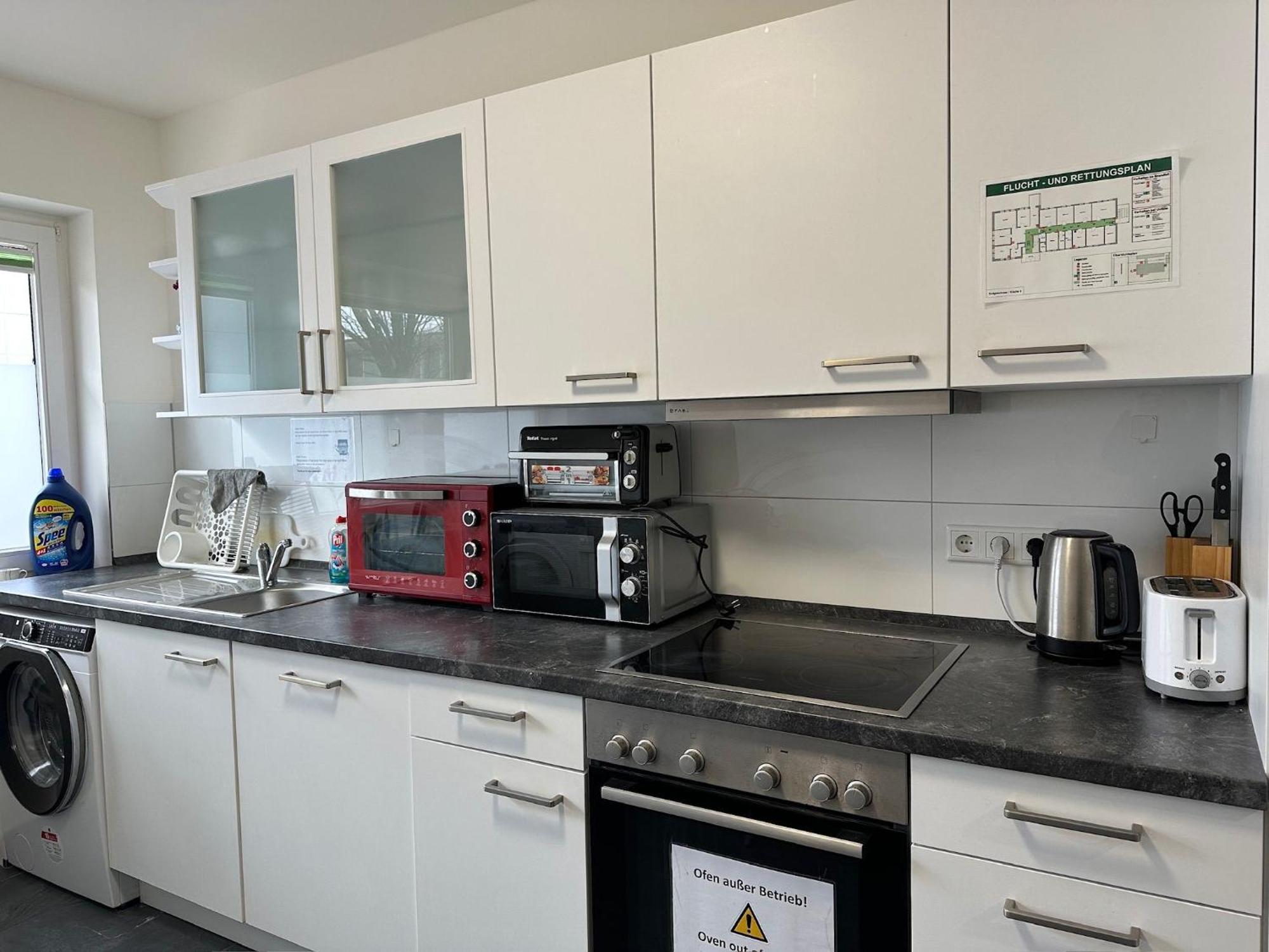 Mk Hostel Oyten - Free Wifi & Parking - 24H Check-In Екстериор снимка