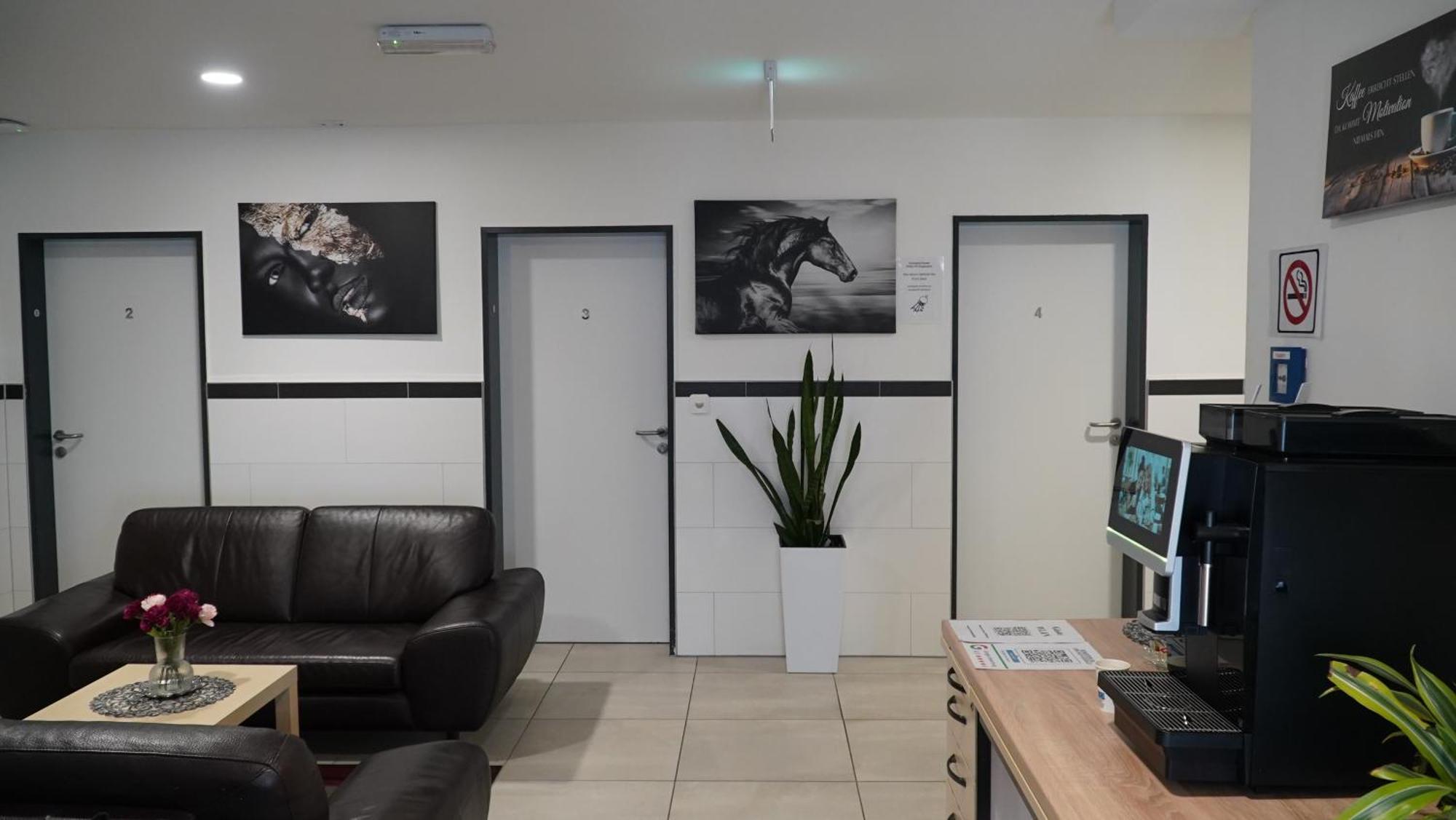 Mk Hostel Oyten - Free Wifi & Parking - 24H Check-In Екстериор снимка
