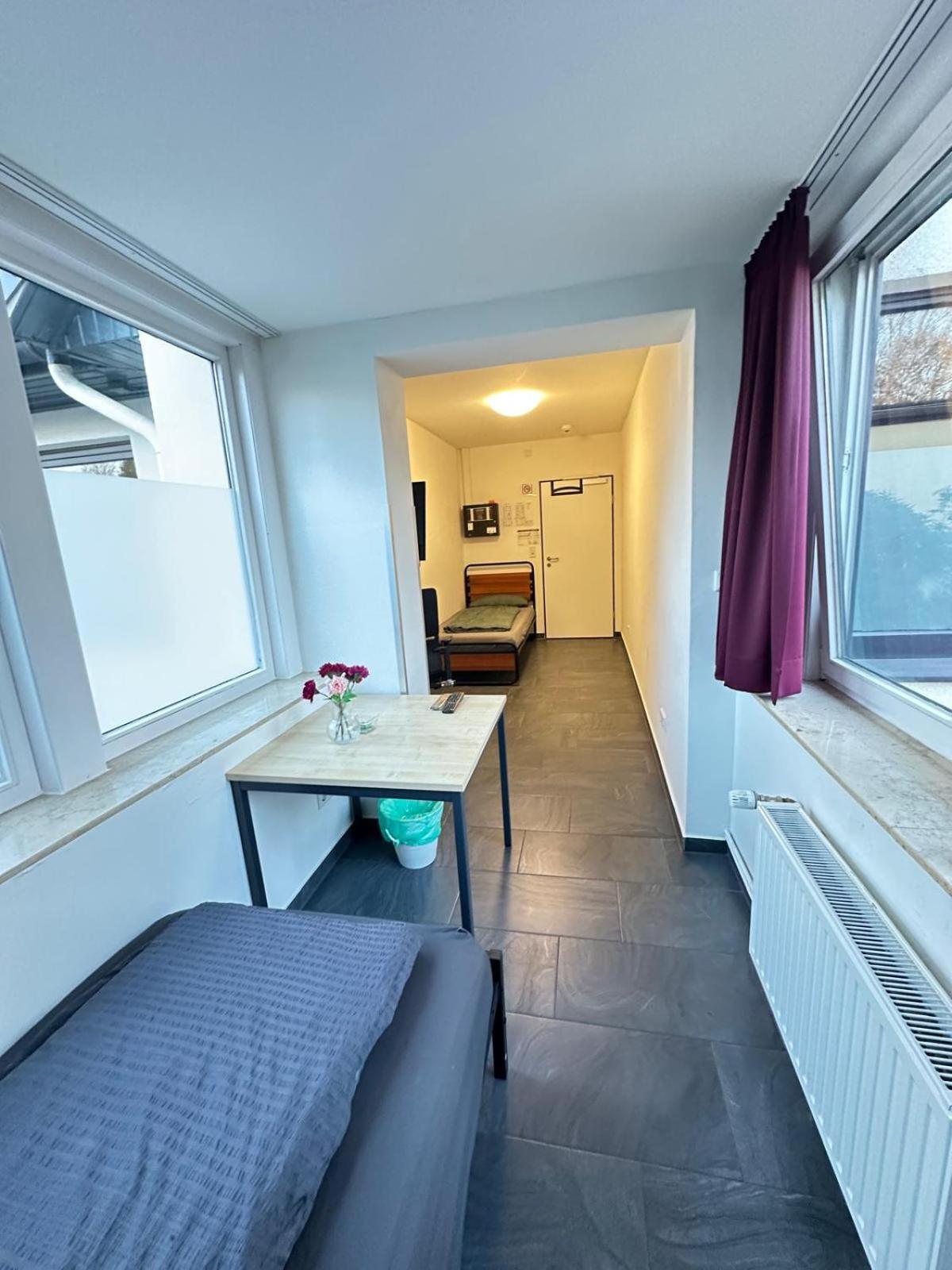 Mk Hostel Oyten - Free Wifi & Parking - 24H Check-In Екстериор снимка