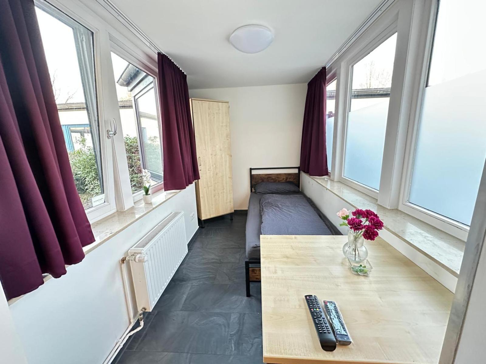 Mk Hostel Oyten - Free Wifi & Parking - 24H Check-In Екстериор снимка