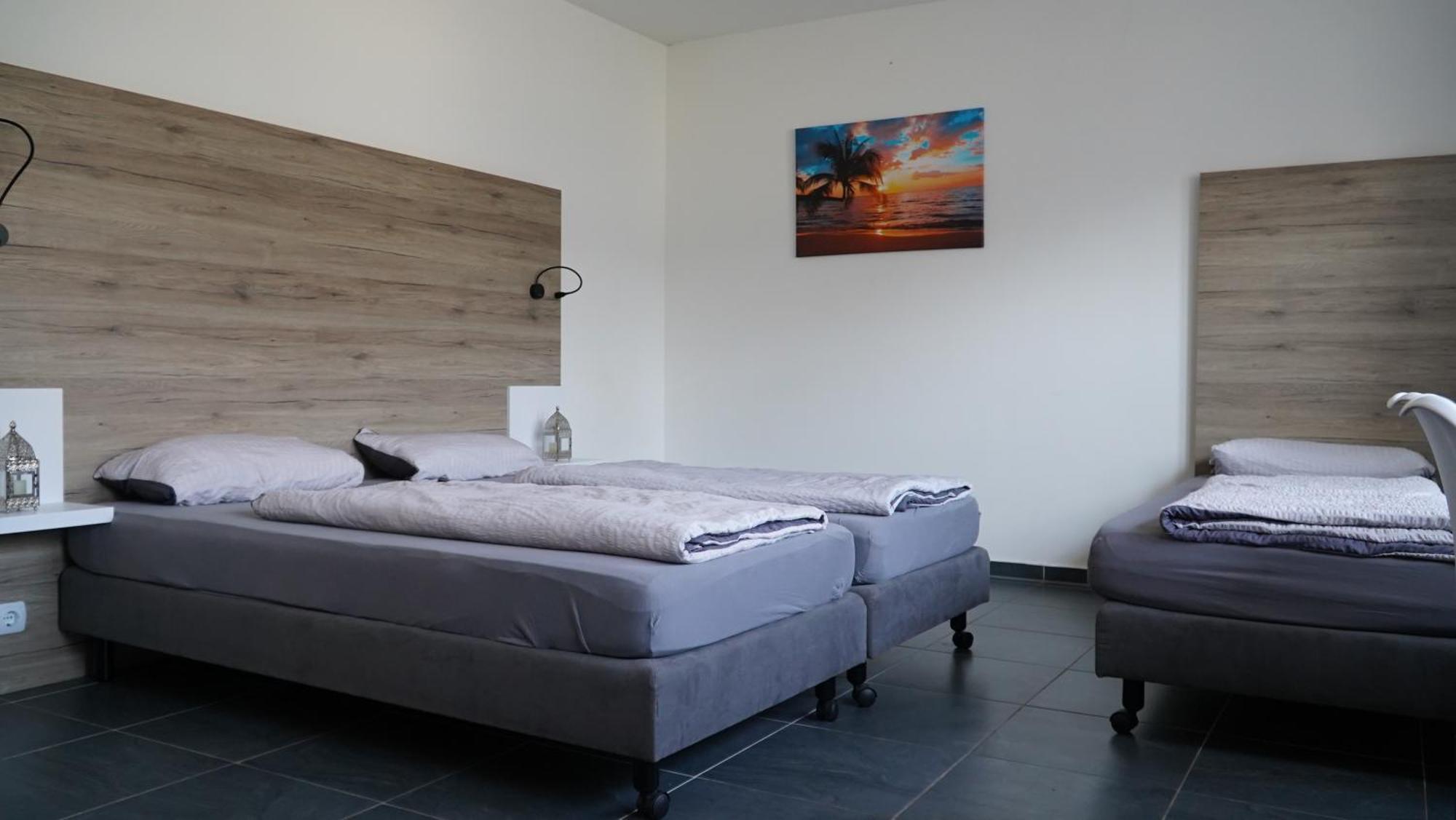 Mk Hostel Oyten - Free Wifi & Parking - 24H Check-In Екстериор снимка