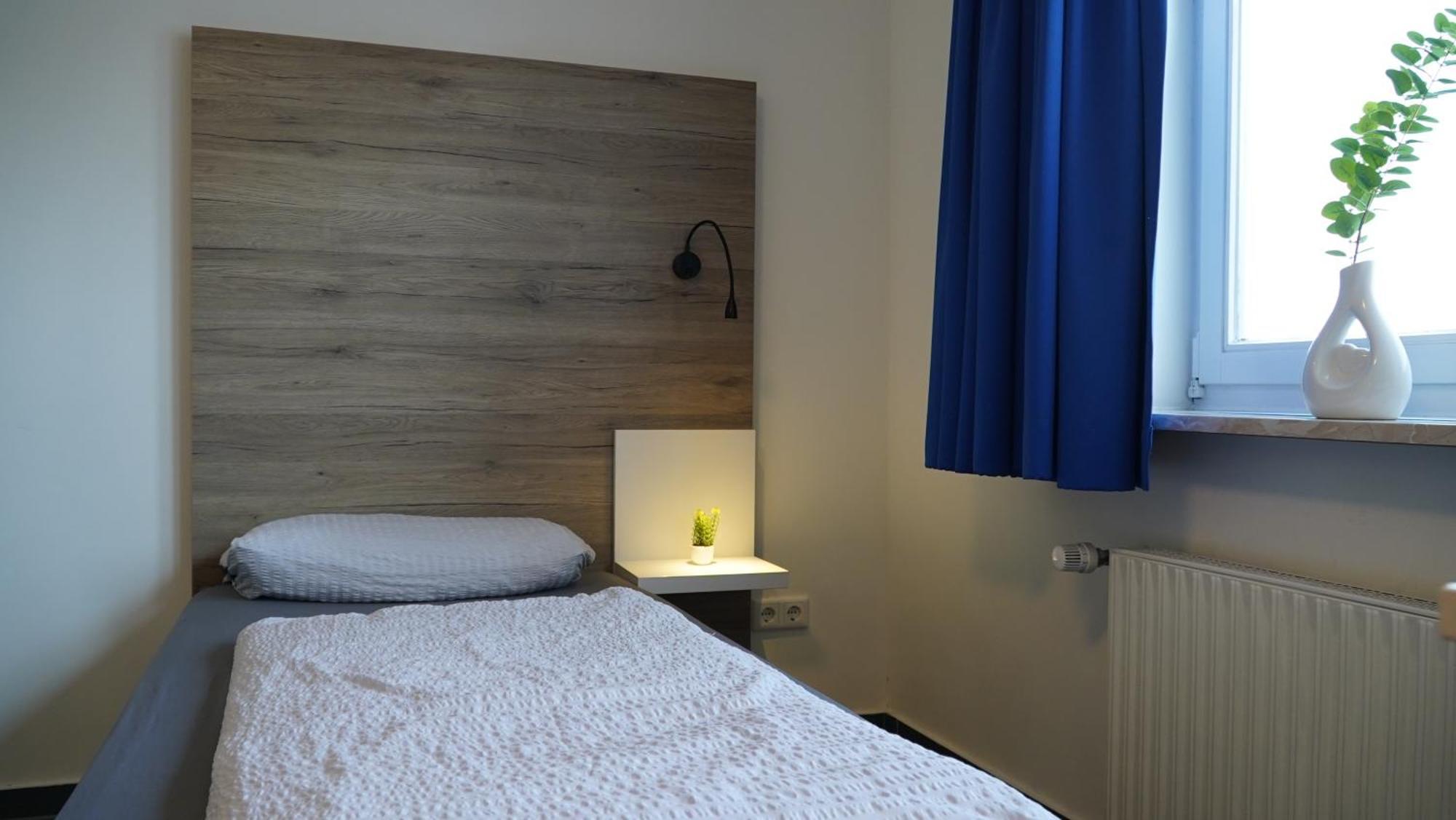 Mk Hostel Oyten - Free Wifi & Parking - 24H Check-In Екстериор снимка