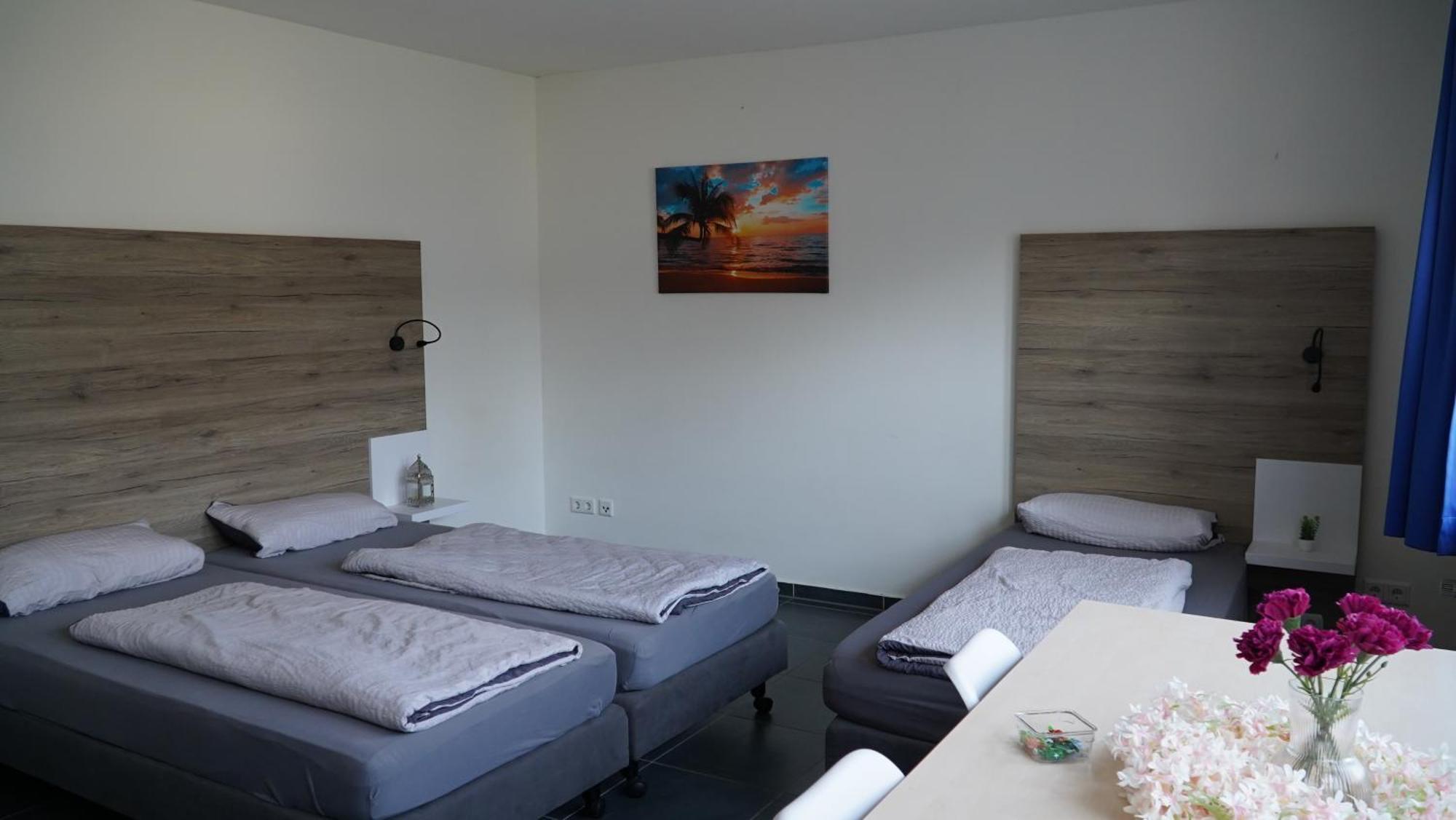Mk Hostel Oyten - Free Wifi & Parking - 24H Check-In Екстериор снимка
