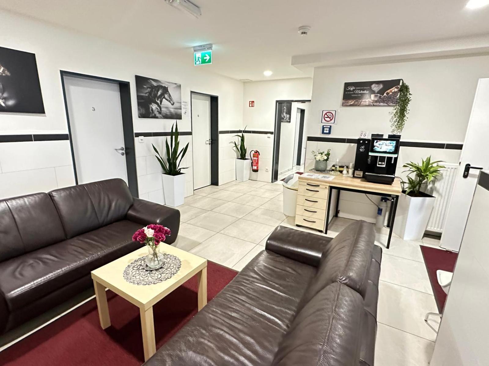 Mk Hostel Oyten - Free Wifi & Parking - 24H Check-In Екстериор снимка